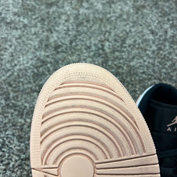 Nike Air Jordan 1 Mid Crimson Tint 554724-133 Mens Size 10 Shoes Sneakers Pink - Picture 7 of 8